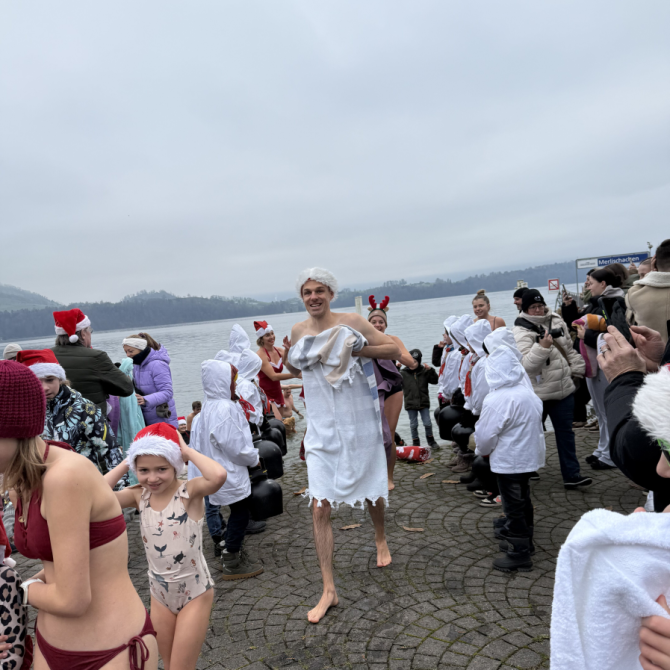 31. Samichlaus-Schwimmen Merlischachen 2024